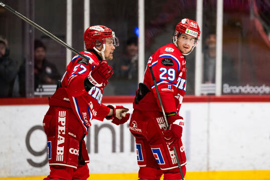 Timrås Filip Hållander jublar