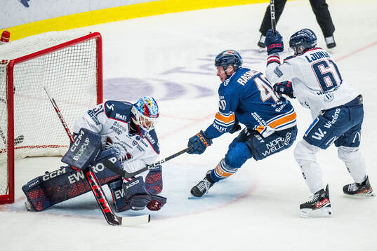 Linköpings målvakt Jesper Myrenberg och Markus Ljungh och