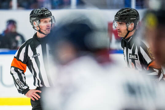 Domare Stefan Leijonklo och Domare Richard Magnusson