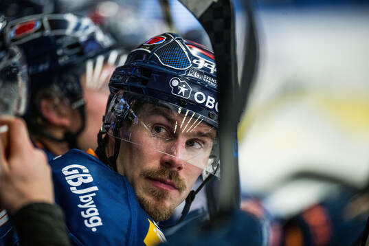 Växjös Emil Larsson deppar