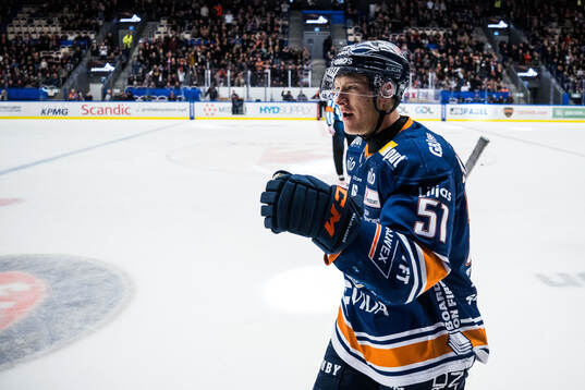 Växjös Emil Sylvegård jublar