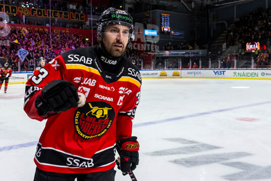 Luleås Albin Lundin jublar