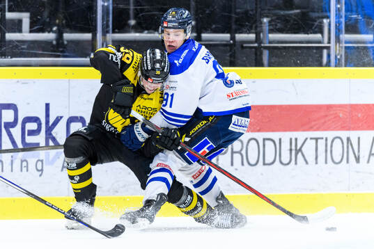 Västerås Elias Ekström och Karlskogas Tim Barkemo