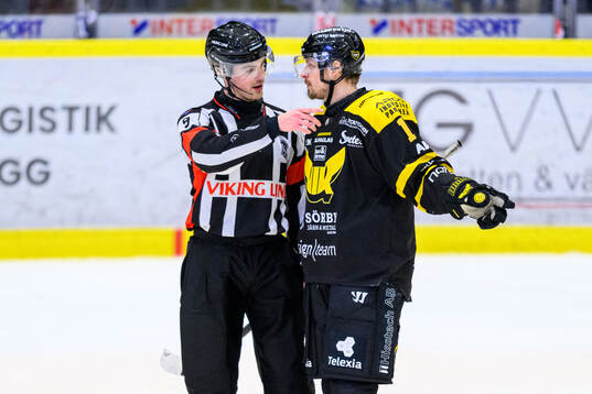 Domare Filip Eriksson och Västerås Jimmie Jansson