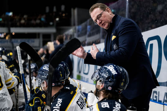 Södertäljes Olli Vainio och tränare Magnus Bogren