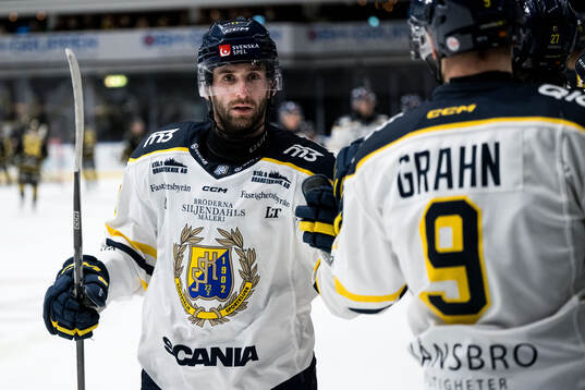Södertäljes Amil Krupic jublar