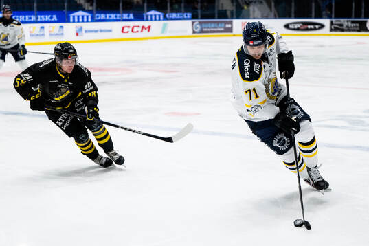AIKs Oskar Magnusson och Södertäljes Joose Antonen