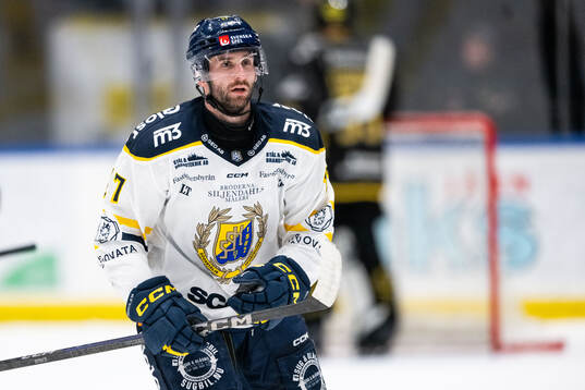 Södertäljes Amil Krupic jublar