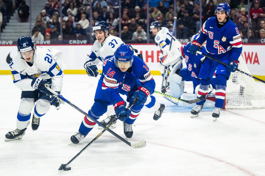Topias Hynninen of Finland and Aram Minnetian of USA