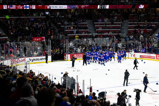 Players of USA celebrate