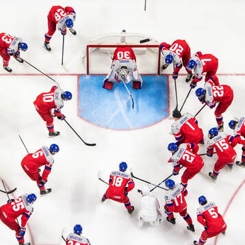 Players of Czech Republic gather