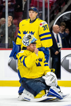 Goaltender Marcus Gidlöf and goaltender Melker Thelin of