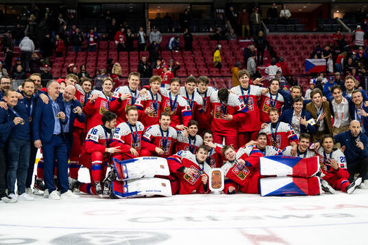 Players and staff of Czech Republic celebrate with the