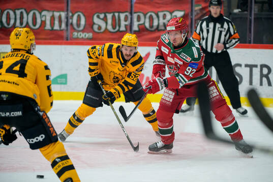 Skellefteås Arvid Lundberg och Modos Jesper Olofsson