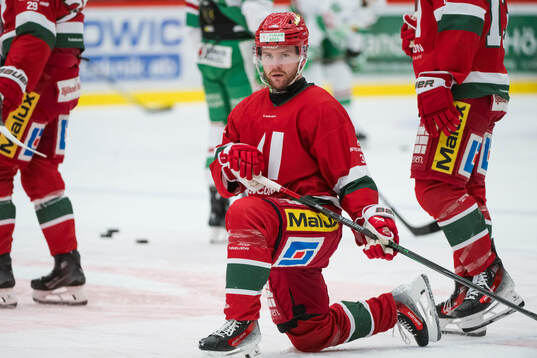 Modos Sebastian Ohlsson innan ishockeymatchen i SHL mellan