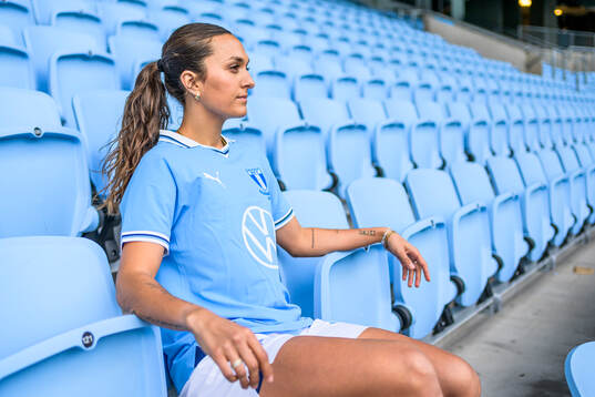 Malmö FF presenterar Izzy D'Aquila