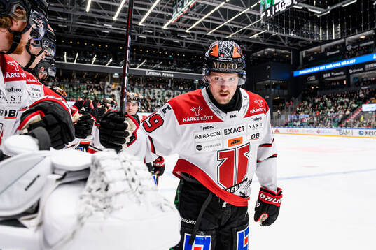 Örebros Patrik Karlkvist jublar
