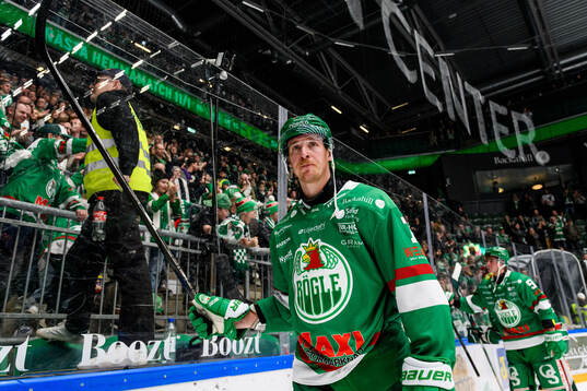 Rögles Carter Ashton jublar