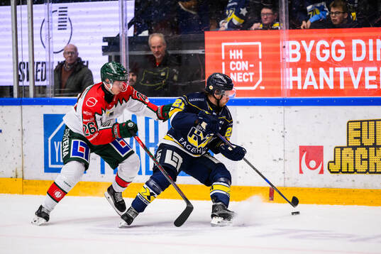 Frölundas Isac Heens och HV71s Mattias Tedenby