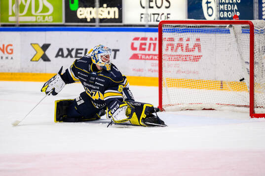 HV71s målvakt Hugo Alnefelt släpper in 3-2 från