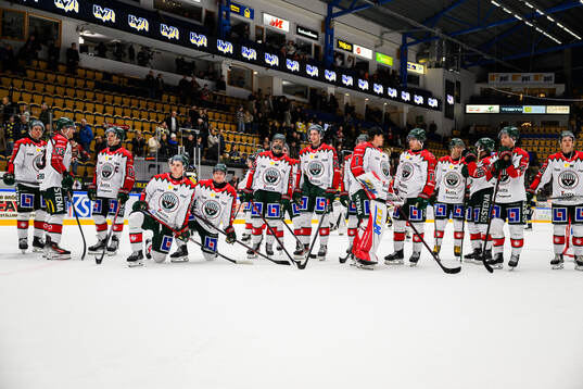 Frölundas spelare jublar