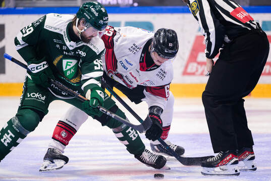 Färjestads Linus Johansson och Malmö Redhawks Fredrik