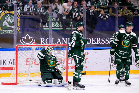 Färjestads målvakt Maxime Lagacé och Linus Johansson