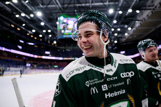 Färjestads Viktor Lodin jublar