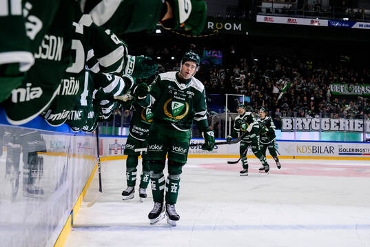 Färjestads Viktor Lodin jublar