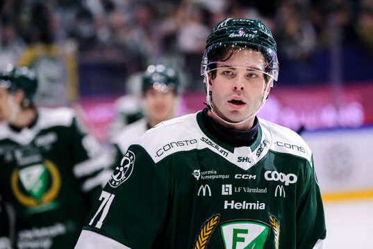 Färjestads Viktor Lodin jublar