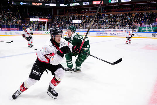 Malmö Redhawks Johan Olofsson och Färjestads Stian Solberg