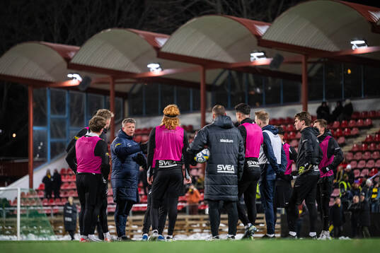 s chefstränare Mikkjal Thomassen
