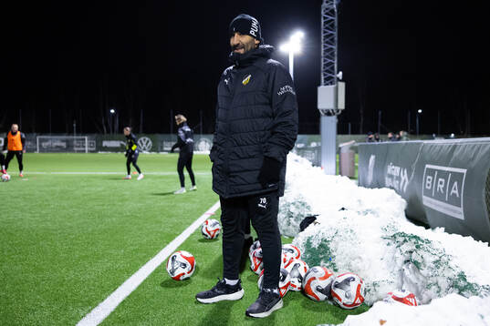 Häckens damallsvenska tränare Mak Lind
