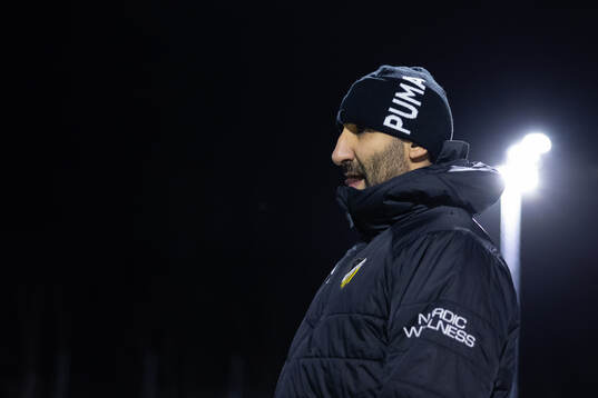 Häckens damallsvenska tränare Mak Lind