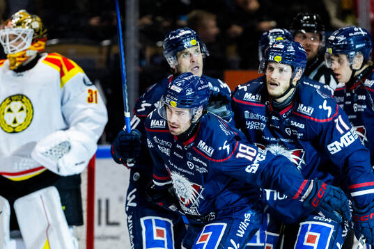 Linköpings Remi Elie jublar