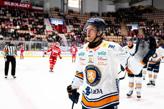 Växjös Hugo Gustafsson jublar