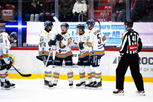 Växjös Hugo Gustafsson och Sebastian Strandberg  jublar