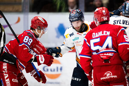 Timrås Oliver Kapanen och Växjös Petter Granberg