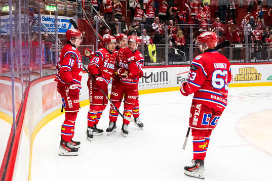 Timrås Filip Hållander jublar