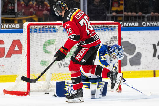 Luleås Anton Levtchi gör avgörande 5-4 på Leksands