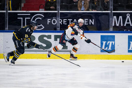 Södertäljes Nolan Stevens och Djurgårdens Jonathan
