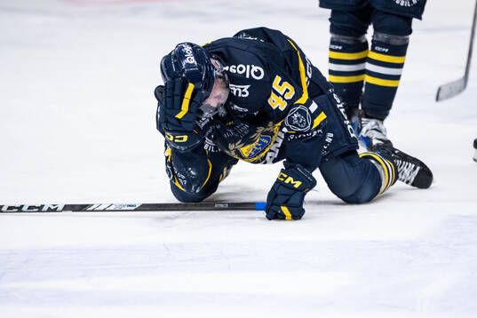 Södertäljes Sebastian Dyk har ont