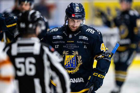 Södertäljes Sebastian Dyk jublar