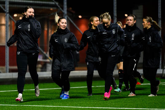 Ellen Rosengren med lagkamrater
