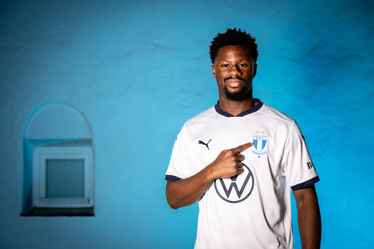 Malmö FF presenterar Emmanuel Ekong som ny spelare