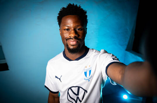Malmö FF presenterar Emmanuel Ekong som ny spelare