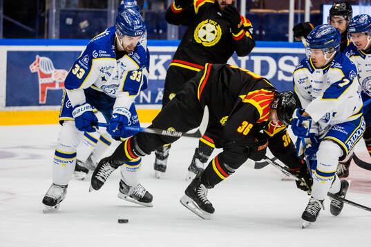 Leksands Eddie Larsson och Brynäs Linus Ölund och