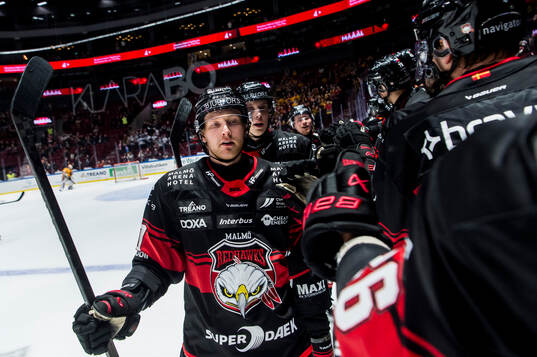 Malmö Redhawks Thomas Berg Paulsen jublar
