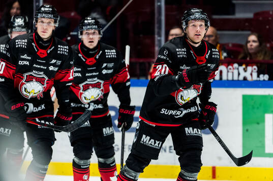 Malmö Redhawks Thomas Berg Paulsen jublar