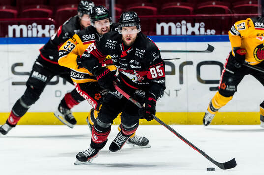Malmö Redhawks Carl Persson och Luleås Albin Lundin